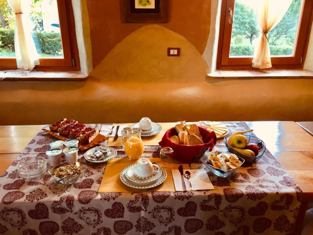 Agriturismo Casa Essenia Condino Bagian luar foto