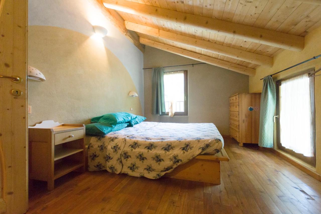 Agriturismo Casa Essenia Condino Bagian luar foto