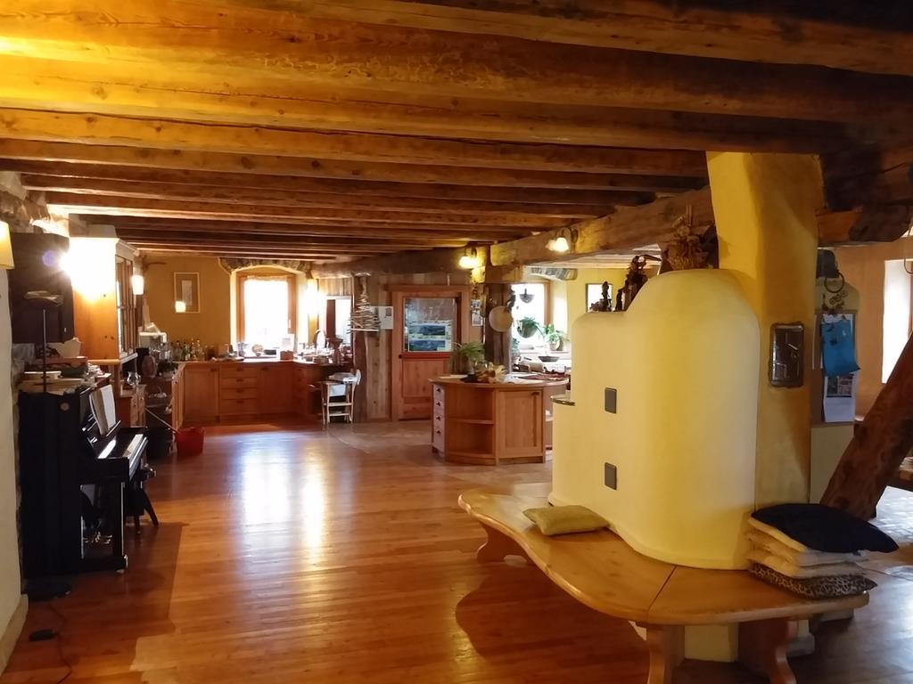 Agriturismo Casa Essenia Condino Bagian luar foto